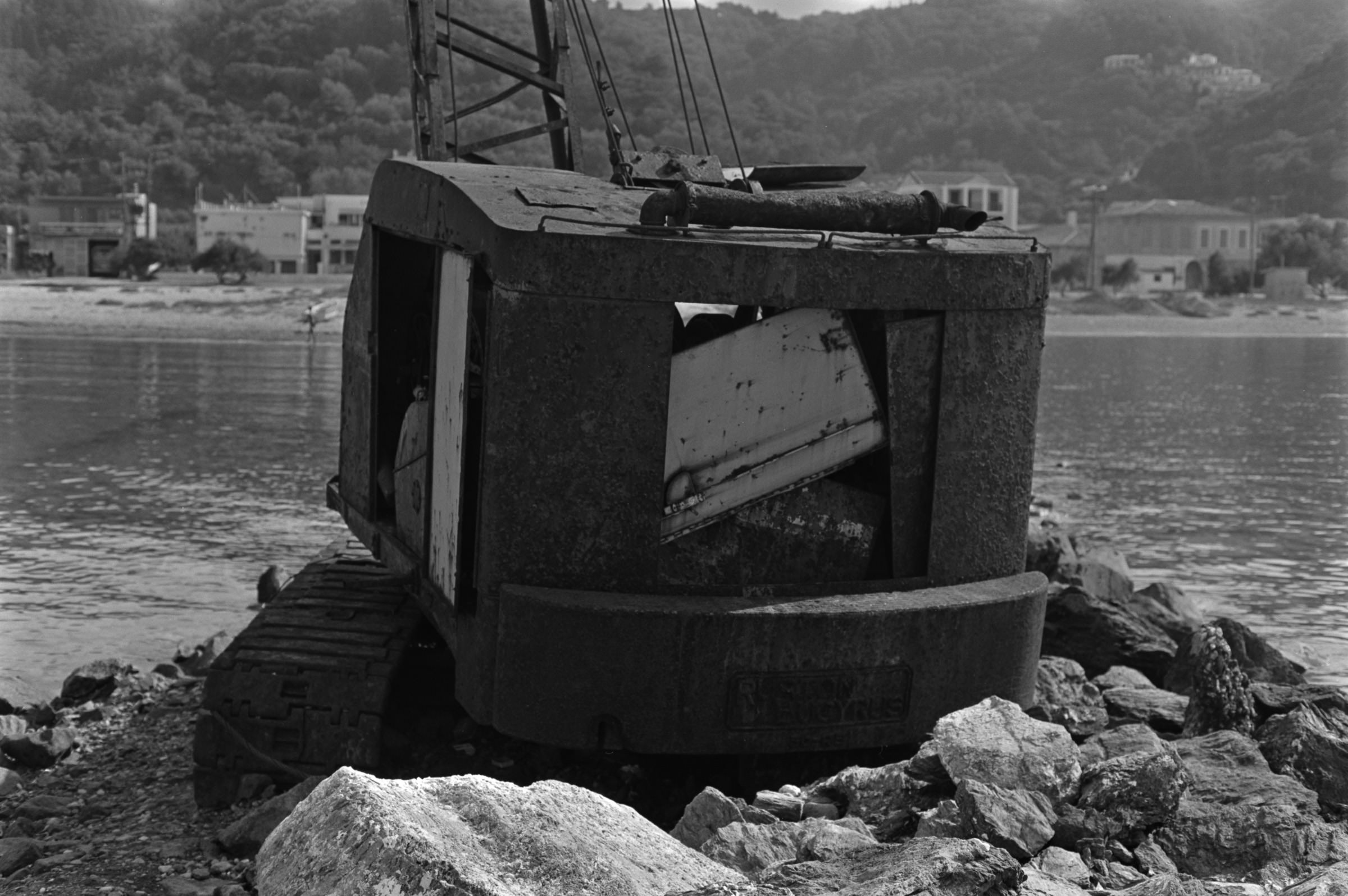 AHP F1991 09 002 sc240801 img23 NLP